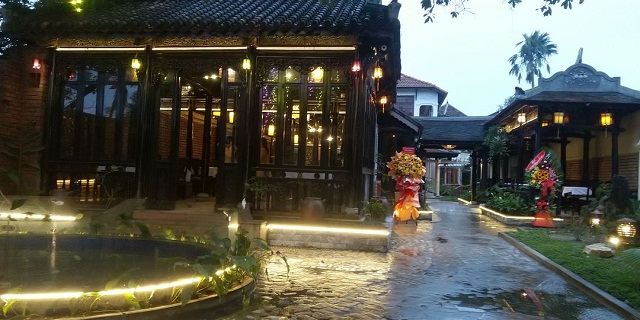 The Moon_Món Huế & Coffee
